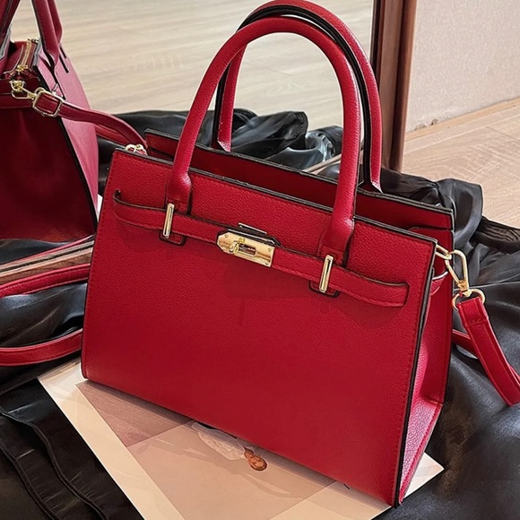 Beautiful Solid Red Large Size Bag - Picture 2 of 2